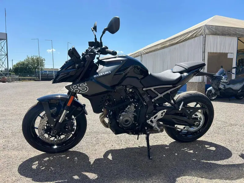Suzuki GSX-8S (2025 - 26) (5)