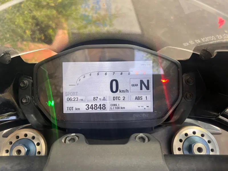 Ducati Monster 1200 R (2016 - 19) (5)