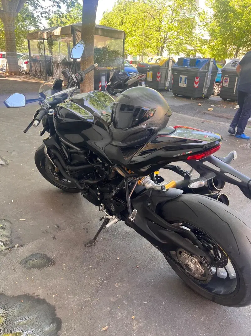 Ducati Monster 1200 R (2016 - 19) (3)