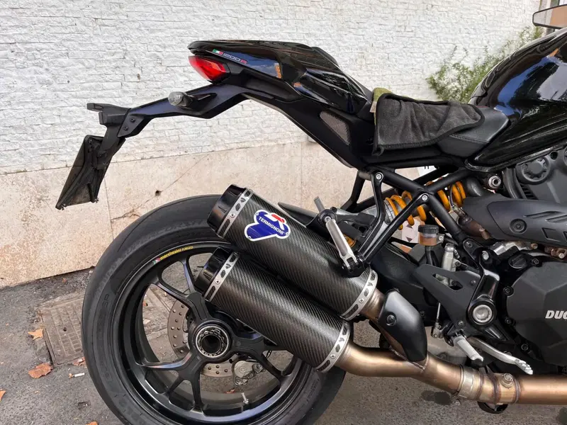 Ducati Monster 1200 R (2016 - 19) (4)