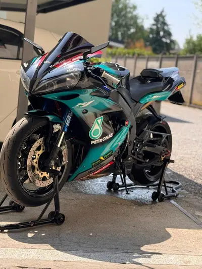 Yamaha YZF R1 (2004 - 05) usata