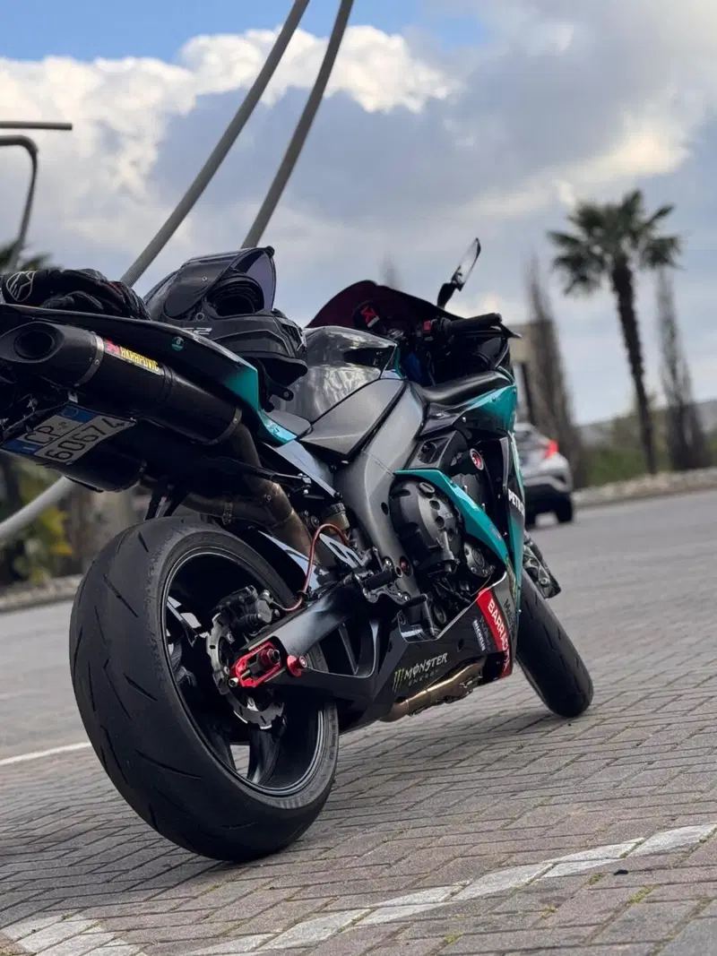 Yamaha YZF R1 (2004 - 05) (6)