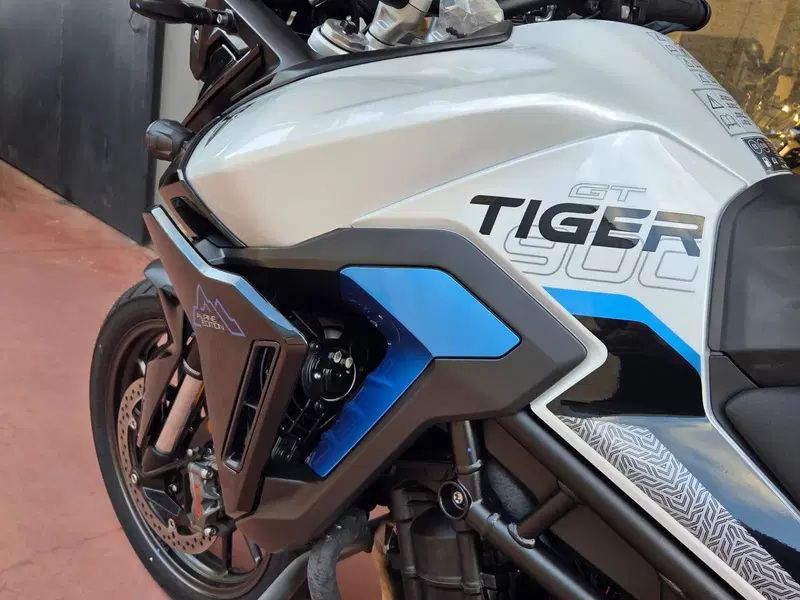 Triumph Tiger 900 Alpine Special Edition (2026) (8)
