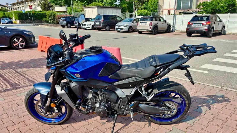 Yamaha MT-09 Y-AMT (2024 - 26) (2)