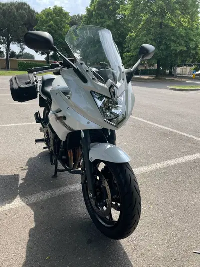 Yamaha XJ6 Diversion (2009 - 15) usata