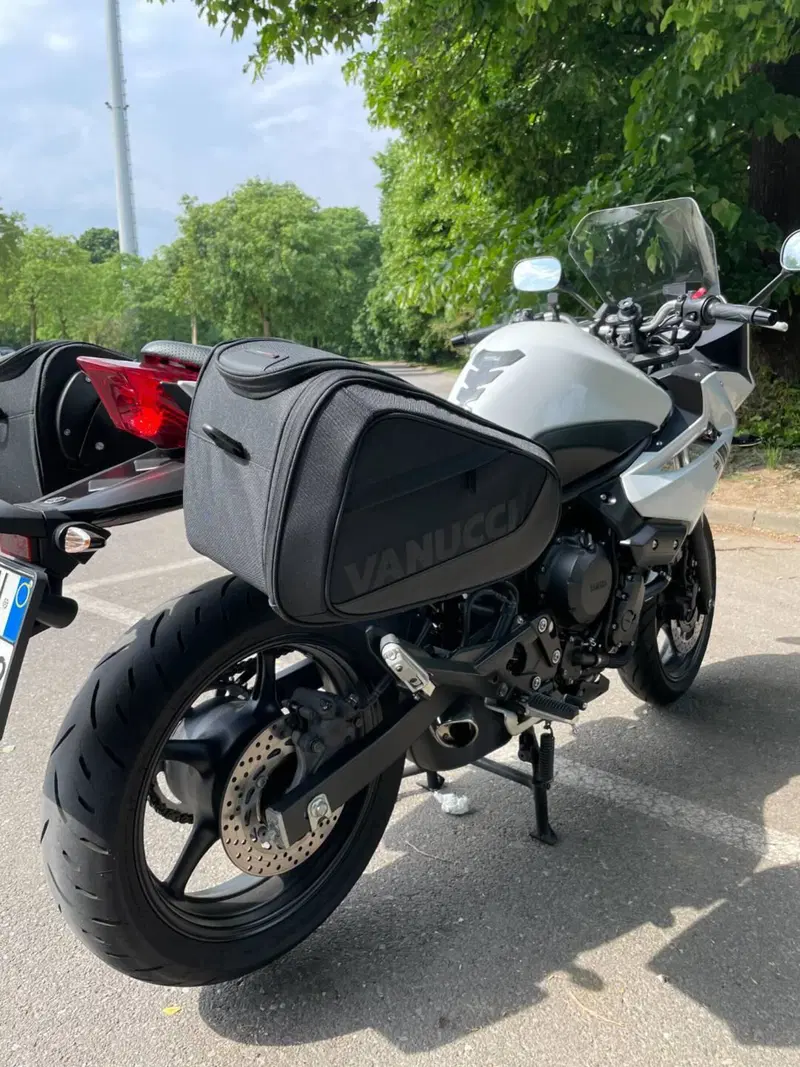 Yamaha XJ6 Diversion (2009 - 15) (2)