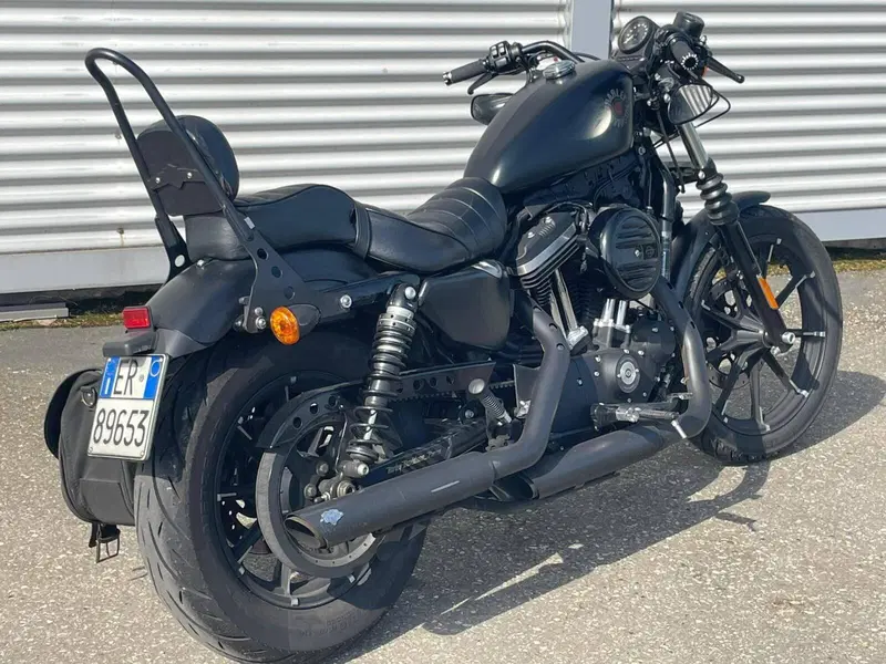 Harley-Davidson 883 Iron (2017 - 20) - XL 883N (8)