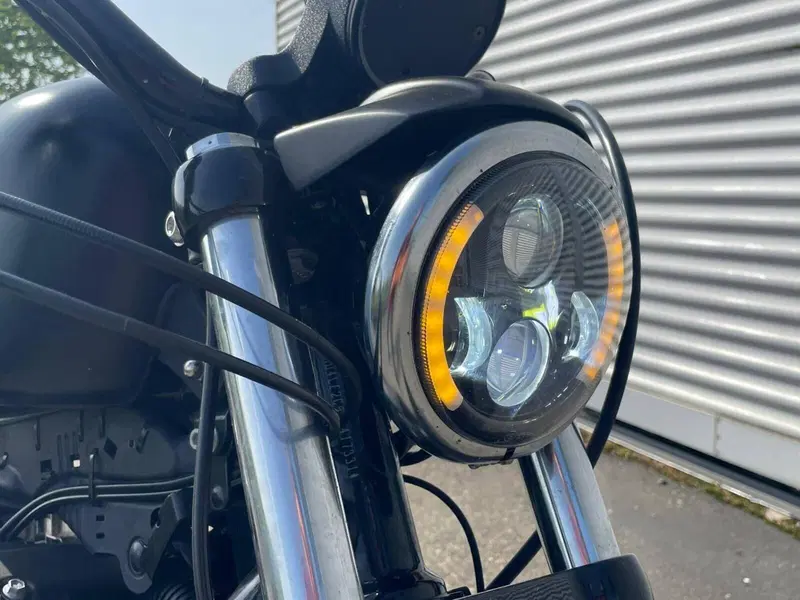 Harley-Davidson 883 Iron (2017 - 20) - XL 883N (11)
