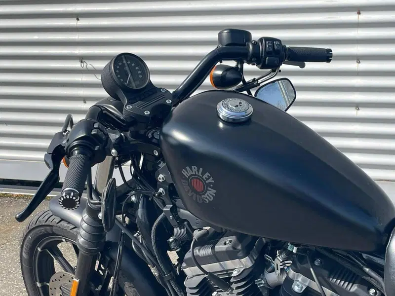 Harley-Davidson 883 Iron (2017 - 20) - XL 883N (14)