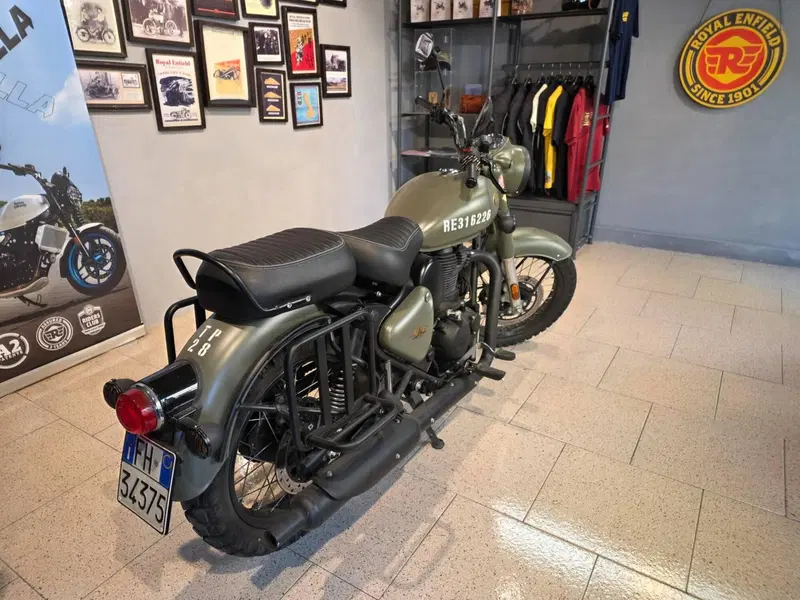 Royal Enfield Classic 350 (2021 - 26) (3)