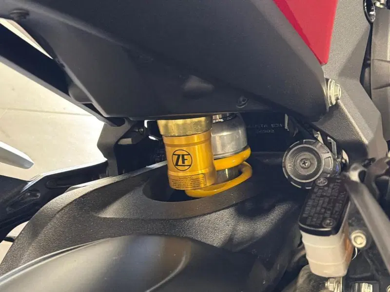 MV Agusta Turismo Veloce 800 Rosso (2021 - 23) (12)