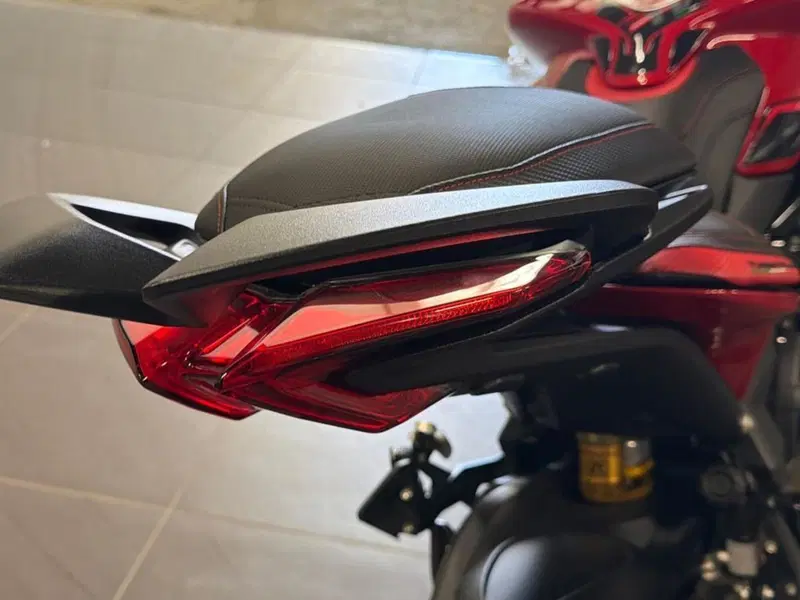 MV Agusta Turismo Veloce 800 Rosso (2021 - 23) (15)