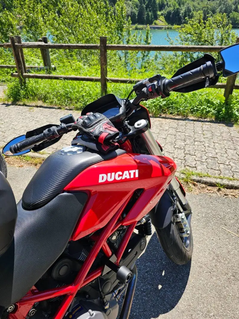 Ducati Hypermotard 796 (2012) (4)