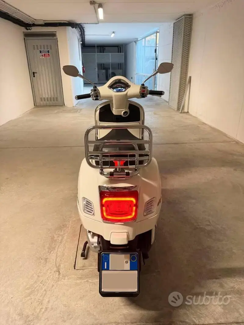 Vespa GTS 300 Super (2023 - 24) (3)