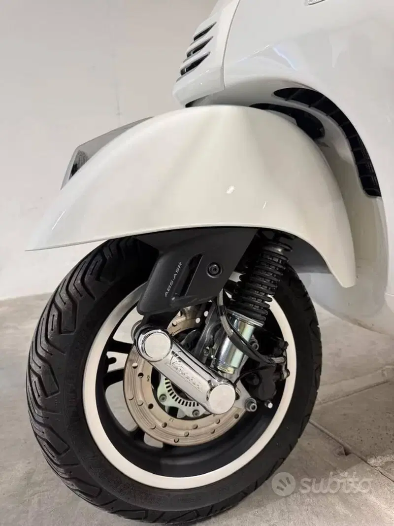 Vespa GTS 300 Super (2023 - 24) (6)