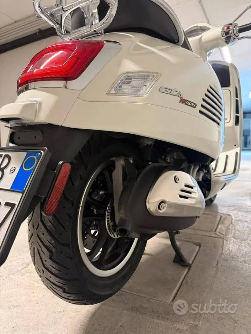 Vespa GTS 300 Super (2023 - 24) (7)