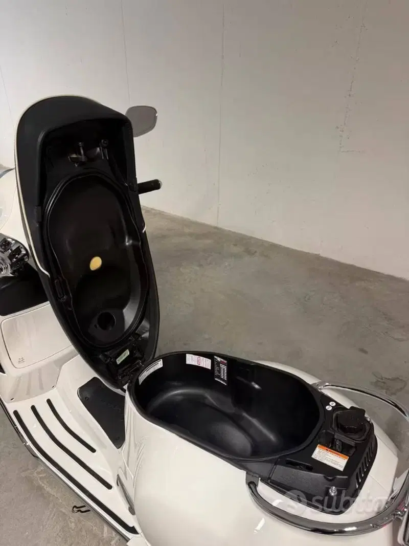 Vespa GTS 300 Super (2023 - 24) (8)
