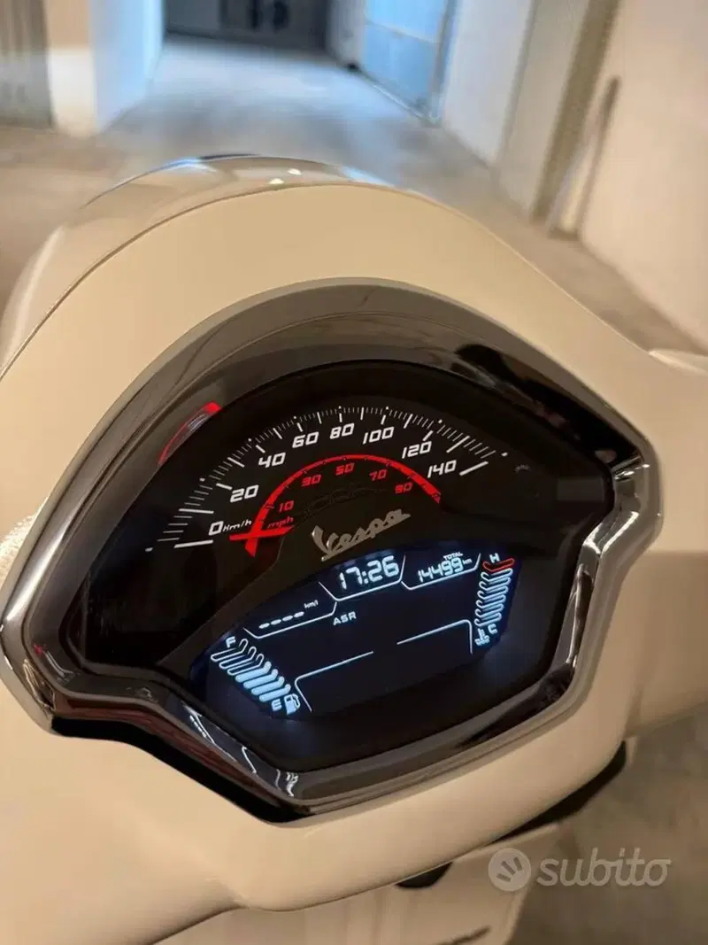 Vespa GTS 300 Super (2023 - 24) (5)