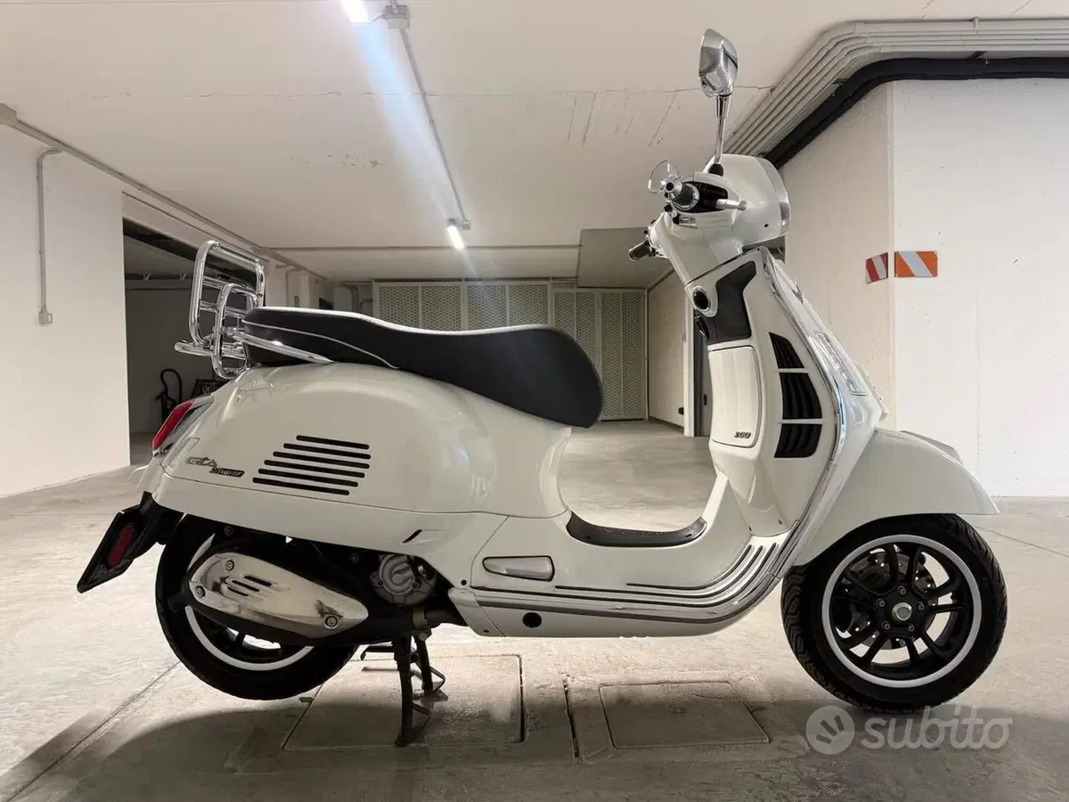 Vespa GTS 300 Super (2023 - 24) (4)