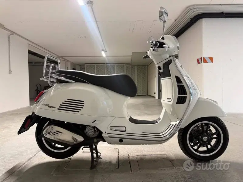 Vespa GTS 300 Super (2023 - 24) (4)