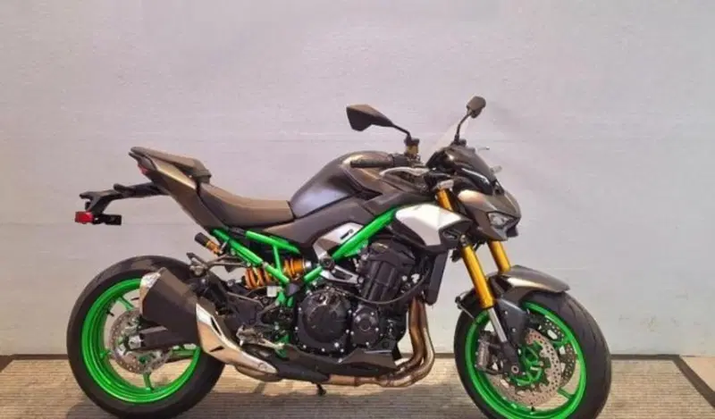 Kawasaki Z 900 SE (2025 - 26) (2)
