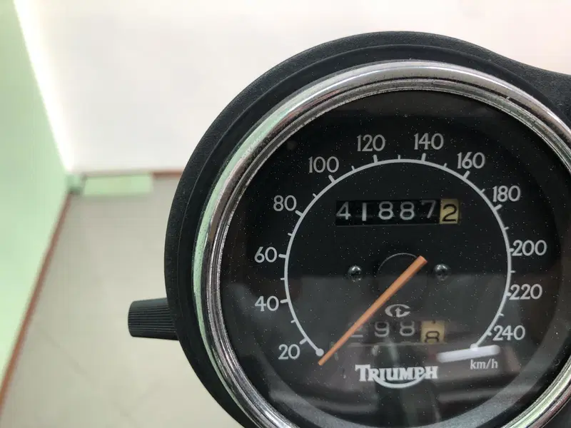 Triumph Thunderbird 900 (1995 - 01) (2)