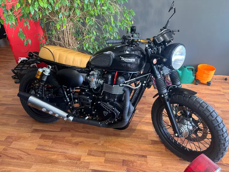 Triumph Bonneville T100 (2001 - 07)