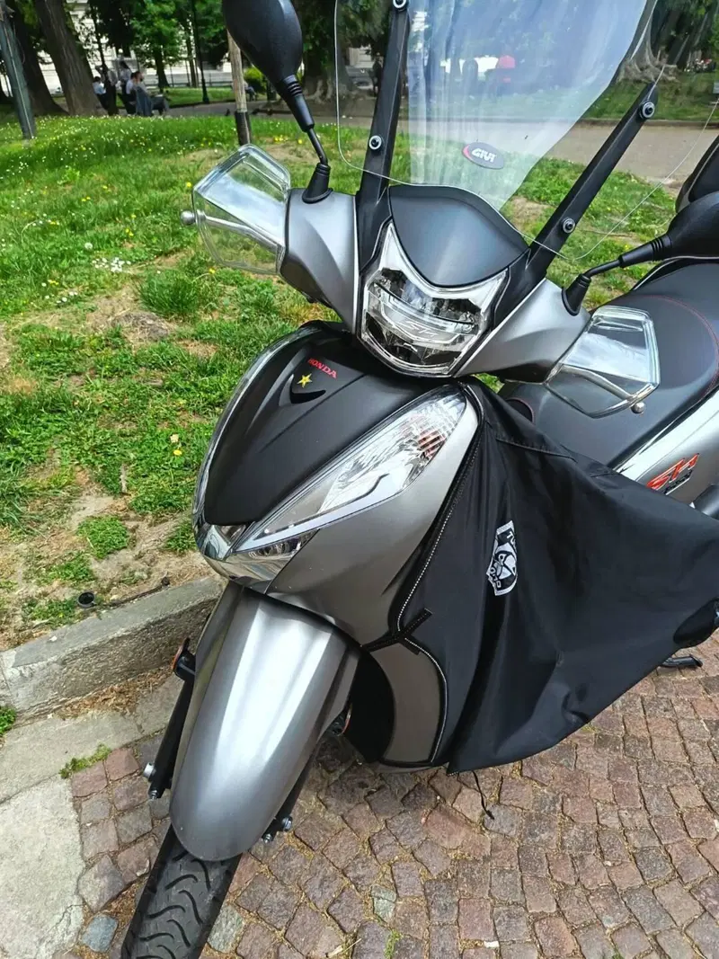 Honda SH 300 i Sport ABS (2018 - 20) (2)