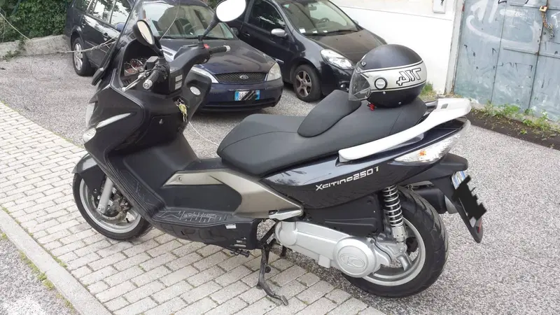 Kymco Xciting 250i (2007 - 08) (3)