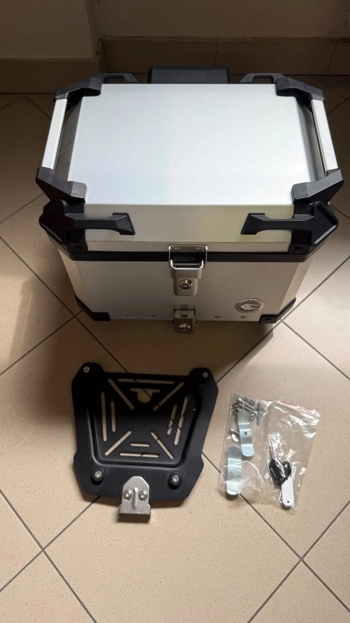 Bauletto/Topcase “Coocase” 40L + piastra Sw Motech (2)
