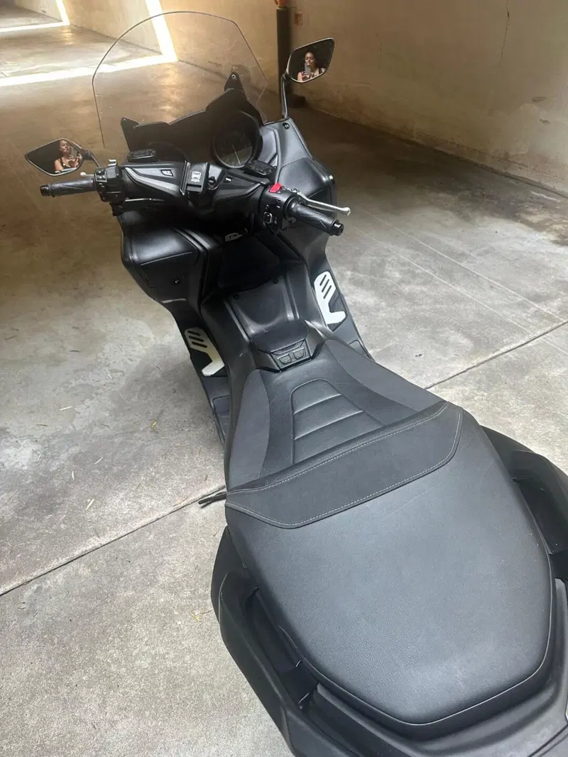 Yamaha T-Max 560 (2020 - 21) (4)