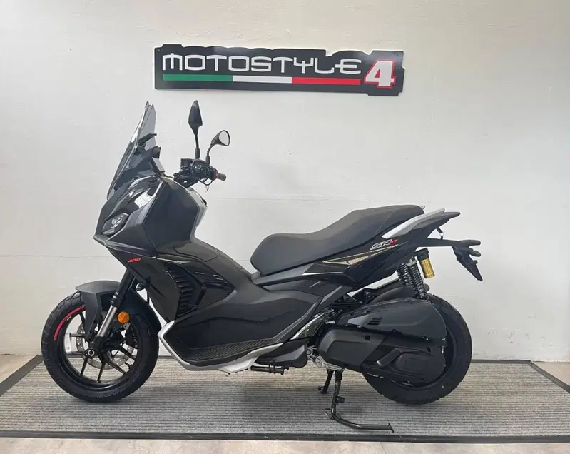 Aprilia SR GT 400 (2026) (2)