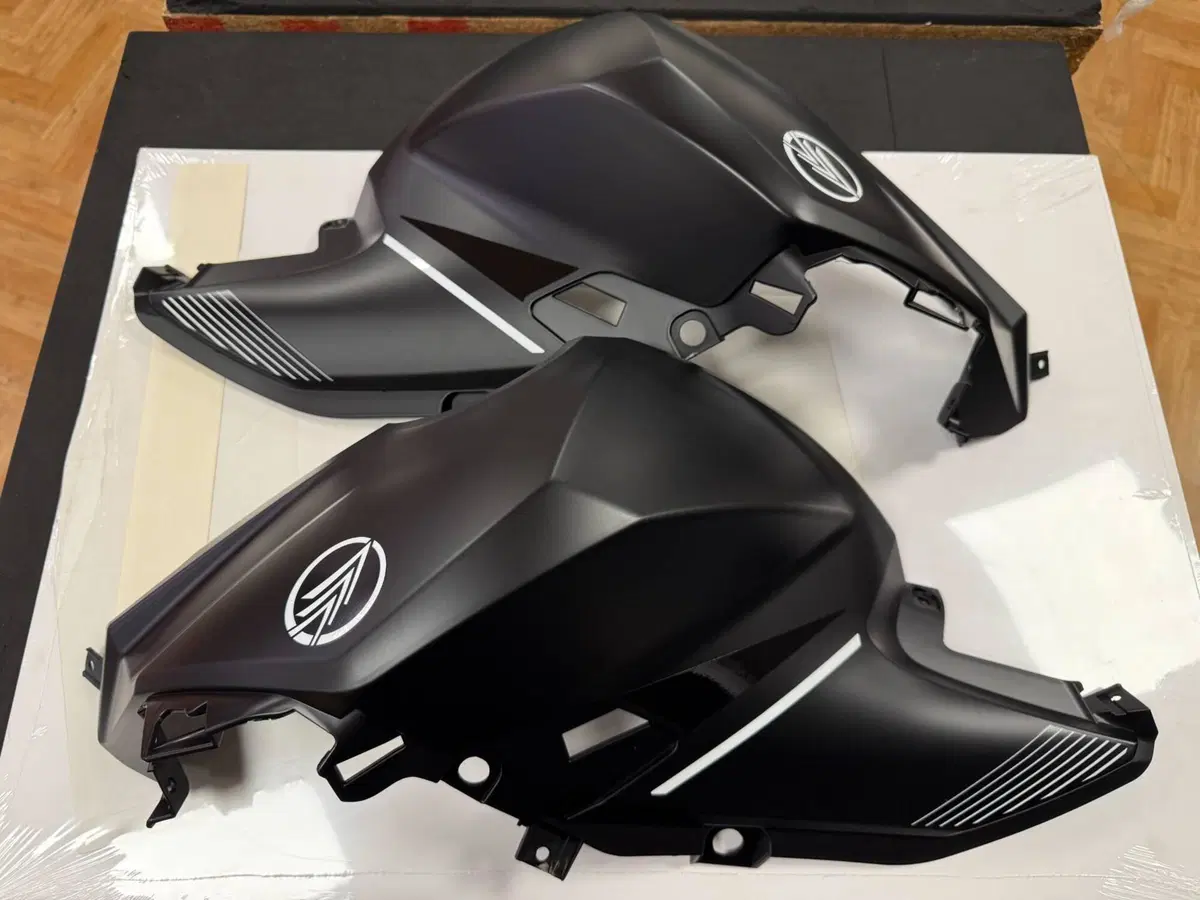 Kit carene nuovo RKF125 2024 Nere Benelli