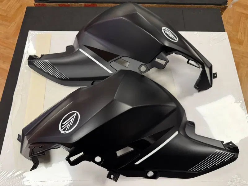 Kit carene nuovo RKF125 2024 Nere Benelli (2)