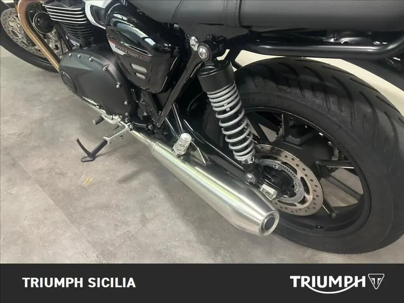 Triumph Speed Twin 900 Chrome Edition (2023) (17)