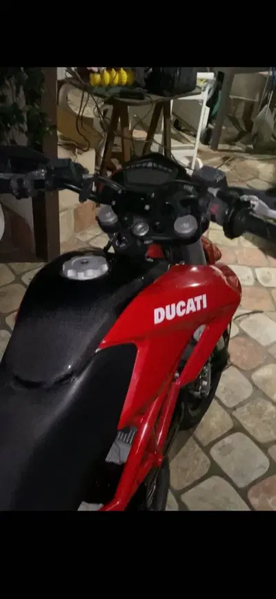 Ducati Hypermotard 796 (2012) usata