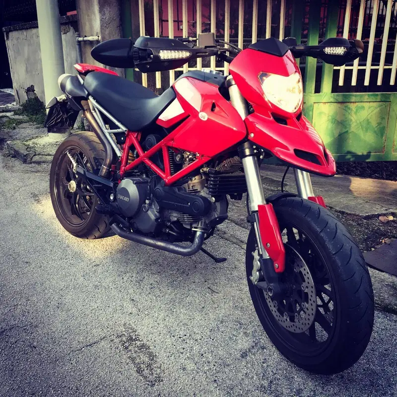 Ducati Hypermotard 796 (2012) (6)