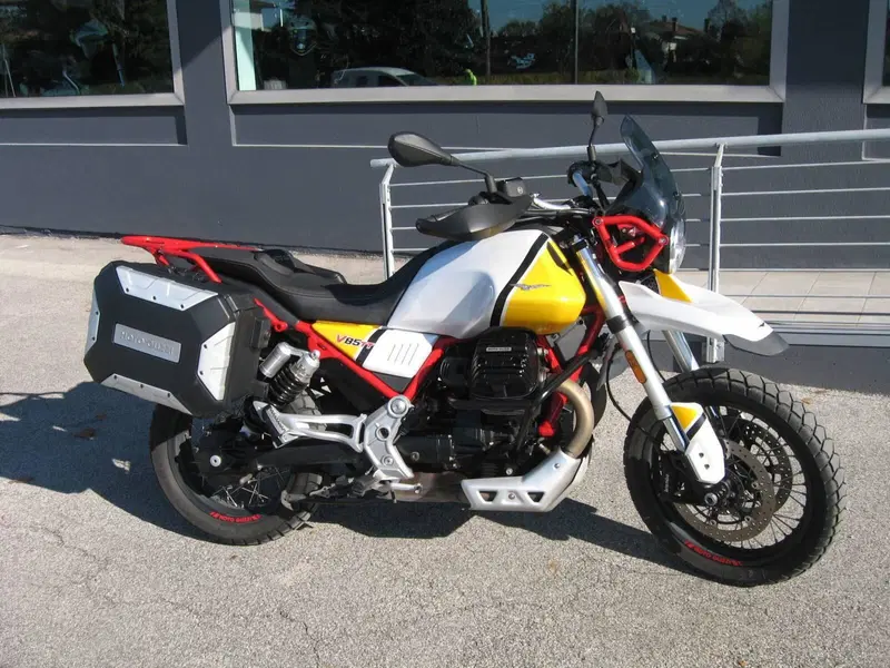 Moto Guzzi V85 TT Evocative Graphics (2019 - 20)