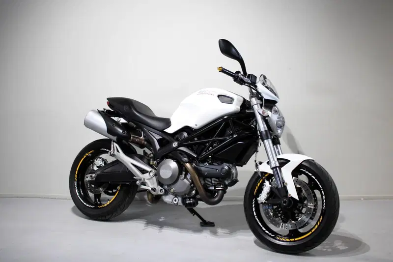 Ducati Monster 696 ABS (2009 - 14) (2)