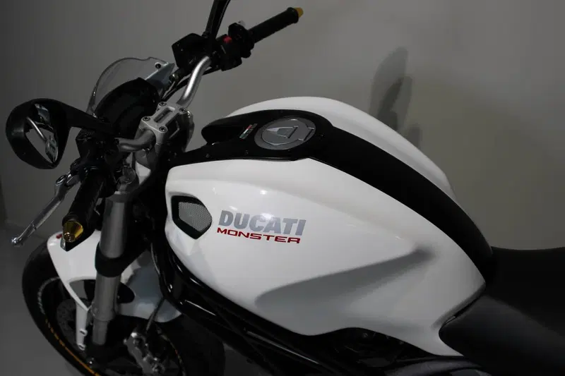 Ducati Monster 696 ABS (2009 - 14) (5)