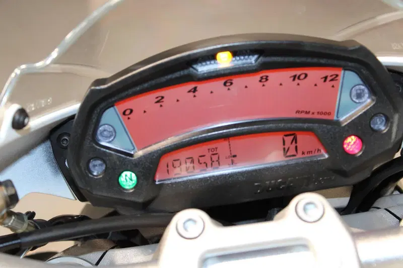 Ducati Monster 696 ABS (2009 - 14) (6)