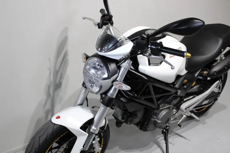 Ducati Monster 696 ABS (2009 - 14) (8)