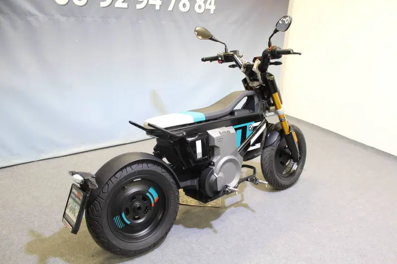 Bmw CE 02 (2024 - 26) (4)