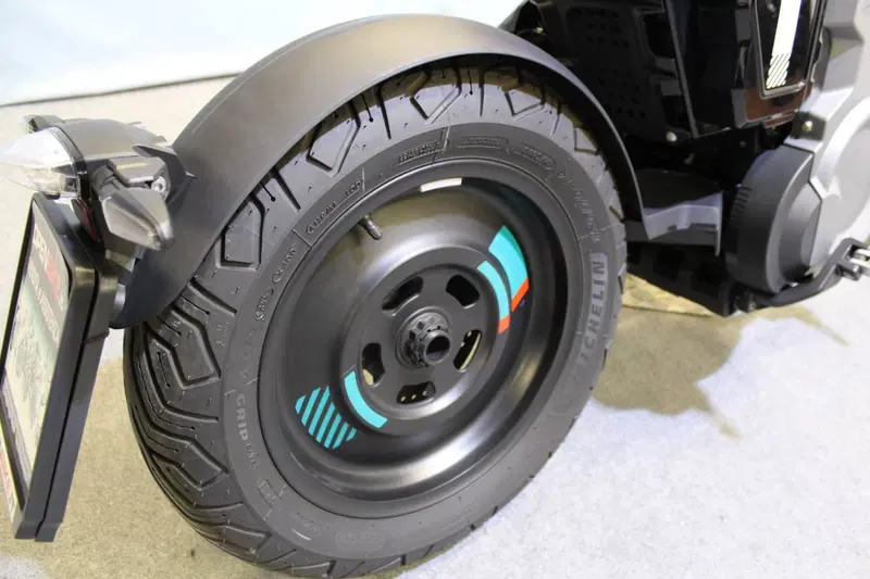 Bmw CE 02 (2024 - 26) (6)