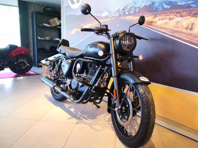 Royal Enfield Classic 350 (2021 - 26) (3)