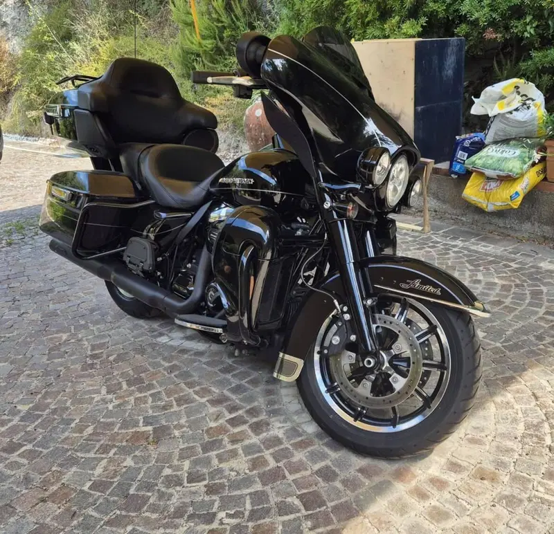 Harley-Davidson 107 Electra Glide Ultra Limited (2017 - 18) - FLHTK (2)