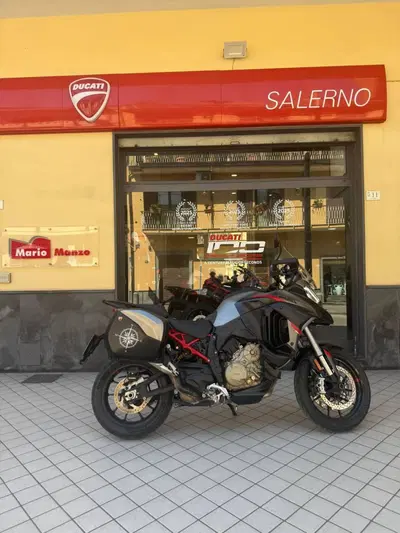 Ducati Multistrada V4 S Grand Tour (2024) usata