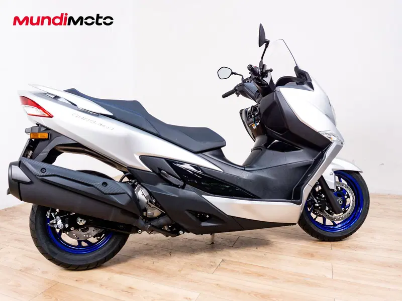 Suzuki Burgman 400 (2022 - 24) (3)