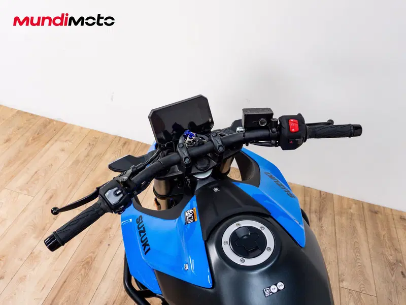Suzuki GSX-8S (2025 - 26) (11)