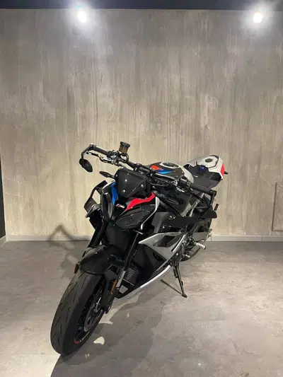 Bmw M 1000 R (2025 - 26) usata